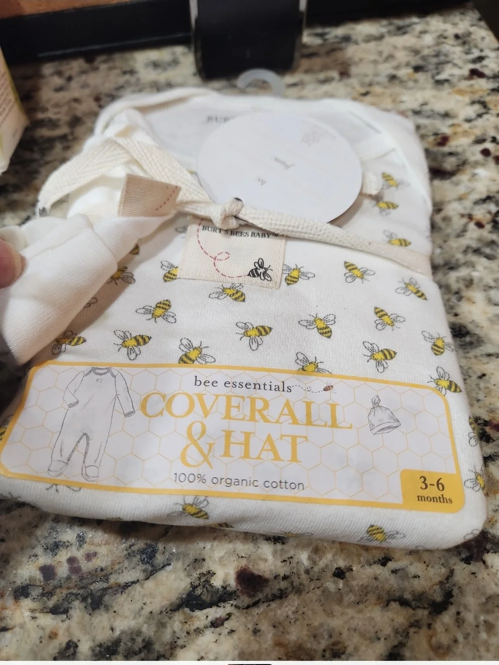New! Burt's Bees Baby Bath & Apparel Gift Set